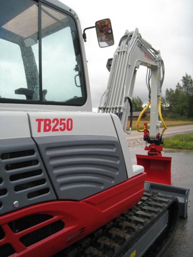 takeuchi-tb-250